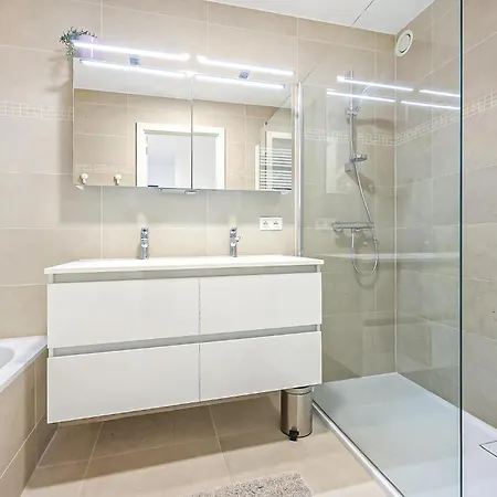 2 Bedroom Gorgeous In Apartment